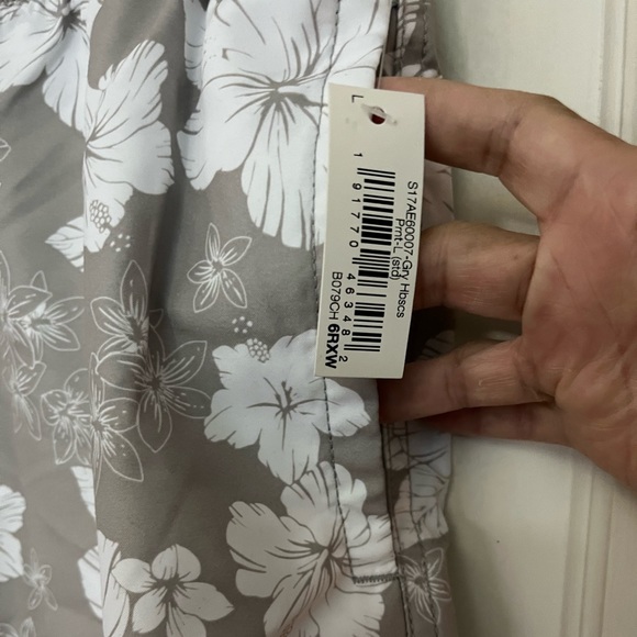 Amazon Essentials Men's 9" Quick-Dry Swim Trunk NWT - Picture 5 of 6